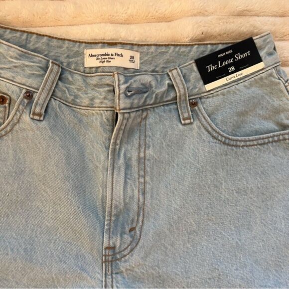 NWT Abercrombie High Rise Loose Short size 28 - Picture 3 of 4